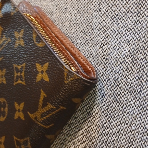 Louis Vuitton Monogram Porte Papier Zippe Wallet - Picture 9 of 16